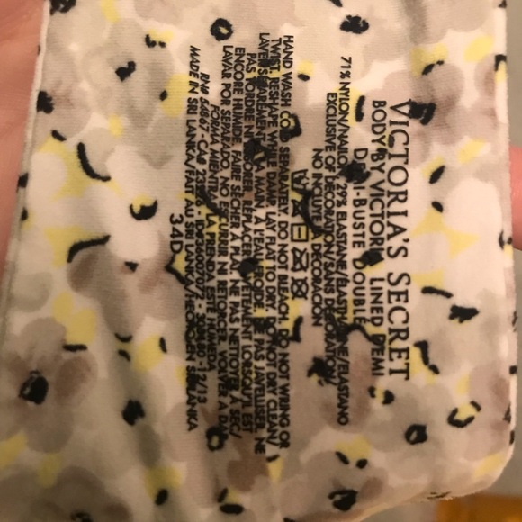 34D Victoria secret bra - Picture 3 of 5